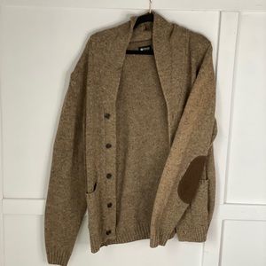 Oversized mens cardigan with Professor pad sleeves.